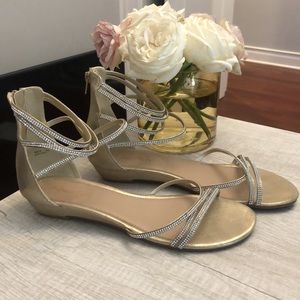 DREAM PAIRS gold flat wedges